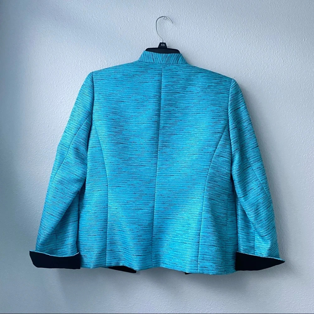 008. 2 piece set - Blazer and Matching Tank Top - Picture 15 of 16